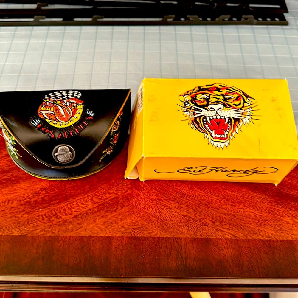 Sun glasses vintage Ed Hardy